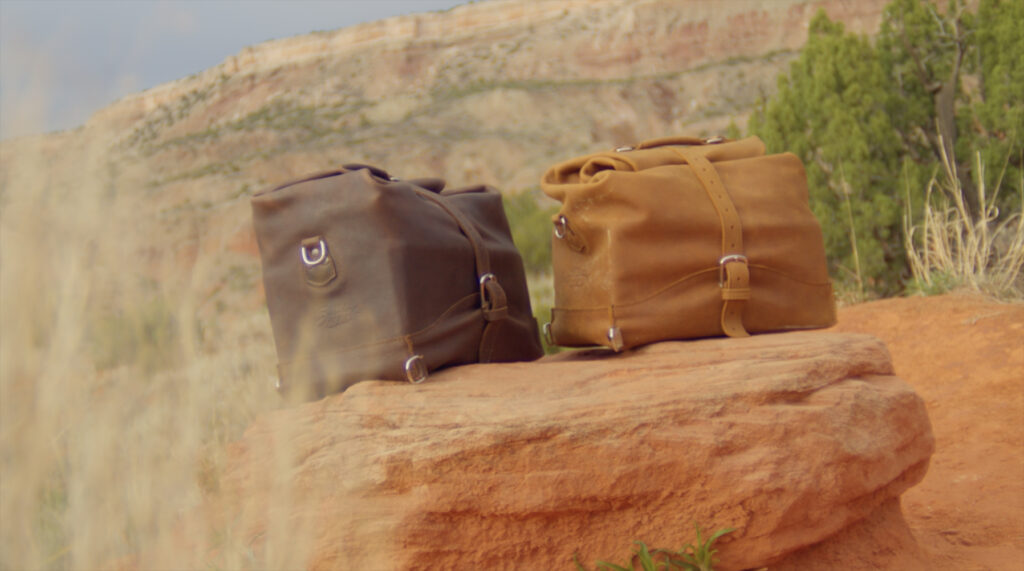 What Fits in the 14” Overnight Bag – Saddleback Club Membership Leather – Saddleback Leather Co.